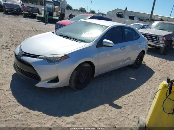 2T1BURHE2HC788458 2017 TOYOTA COROLLA - Image 2