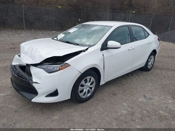 2T1BURHE2HC800091 2017 TOYOTA COROLLA - Image 2