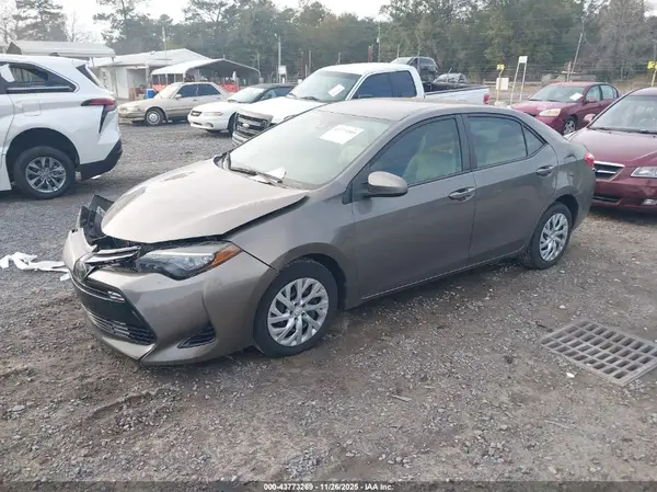 2T1BURHE2HC810250 2017 TOYOTA COROLLA - Image 2