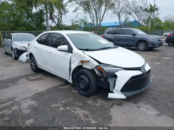 2T1BURHE2HC811835 2017 TOYOTA COROLLA - Image 1