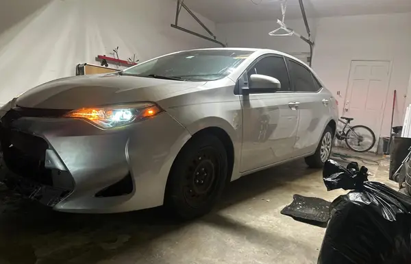 2T1BURHE2HC811947 2017 TOYOTA COROLLA - Image 2