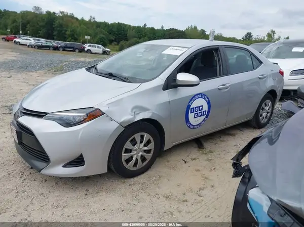 2T1BURHE2HC830708 2017 TOYOTA COROLLA - Image 2