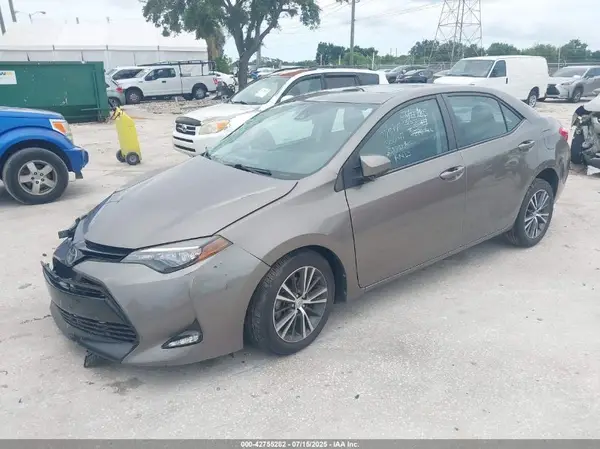 2T1BURHE2HC831437 2017 TOYOTA COROLLA - Image 2