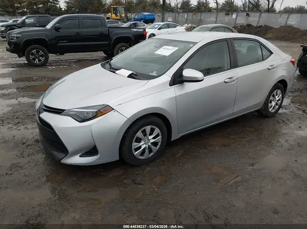 2T1BURHE2HC840333 2017 TOYOTA COROLLA - Image 2