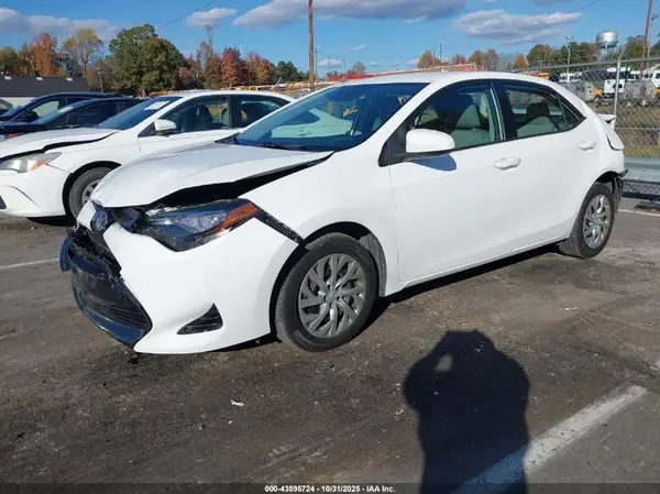 2T1BURHE2HC841529 2017 TOYOTA COROLLA - Image 2