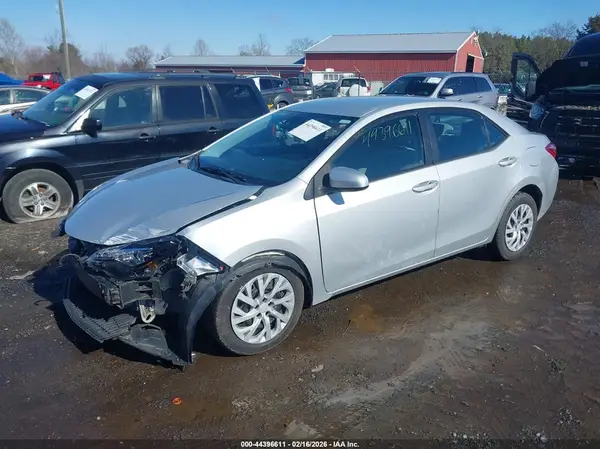 2T1BURHE2HC855575 2017 TOYOTA COROLLA - Image 2