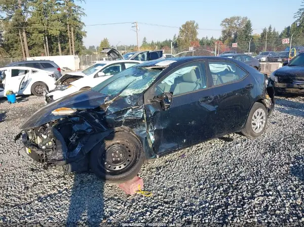 2T1BURHE2HC864308 2017 TOYOTA COROLLA - Image 2