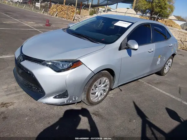 2T1BURHE2HC868021 2017 TOYOTA COROLLA - Image 2