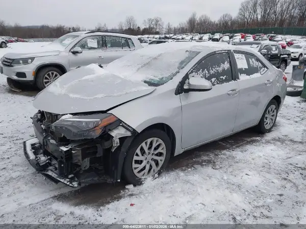 2T1BURHE2HC882047 2017 TOYOTA COROLLA - Image 2