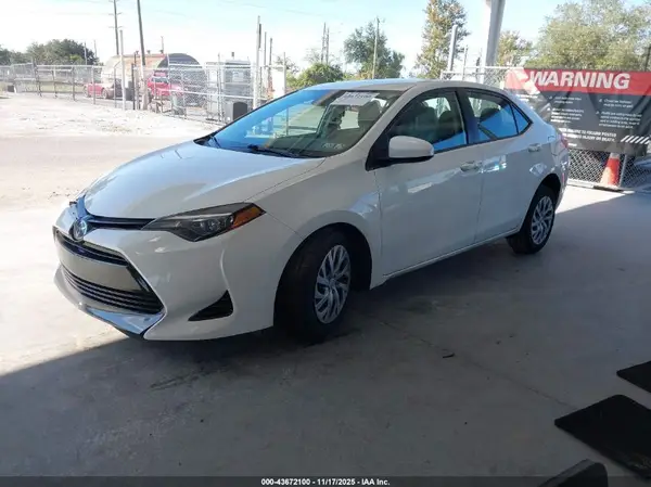 2T1BURHE2HC910705 2017 TOYOTA COROLLA - Image 2
