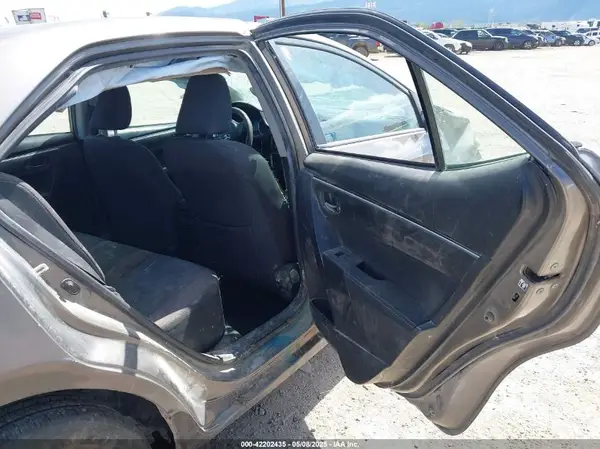 2T1BURHE2HC922899 2017 TOYOTA COROLLA - Image 8