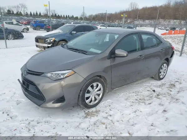 2T1BURHE2HC929335 2017 TOYOTA COROLLA - Image 2