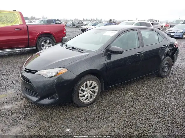 2T1BURHE2HC930873 2017 TOYOTA COROLLA - Image 2