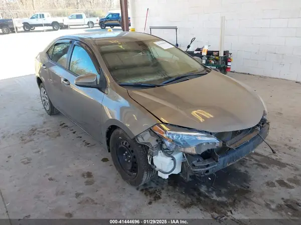 2T1BURHE2HC950475 2017 TOYOTA COROLLA - Image 1
