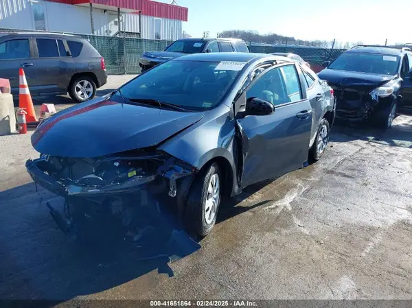 2T1BURHE2JC000395 2018 TOYOTA COROLLA - Image 2