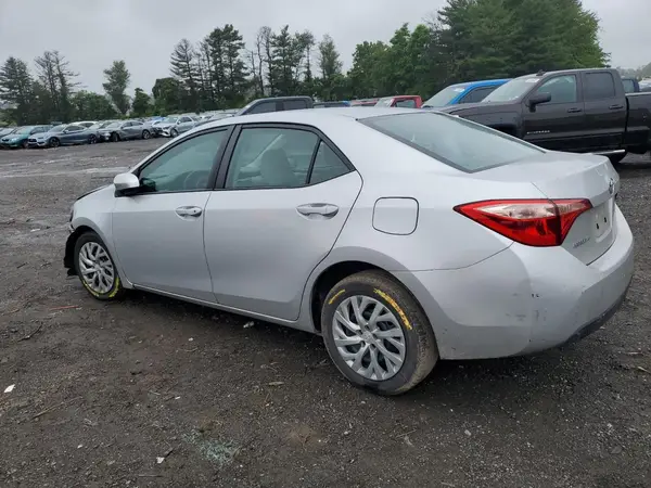2T1BURHE2JC000557 2018 TOYOTA COROLLA - Image 2