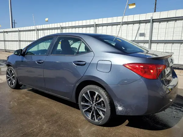 2T1BURHE2JC001062 2018 TOYOTA COROLLA - Image 2