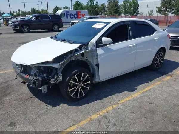 2T1BURHE2JC002888 2018 TOYOTA COROLLA - Image 2