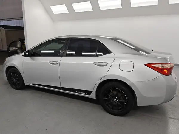 2T1BURHE2JC003460 2018 TOYOTA COROLLA - Image 2