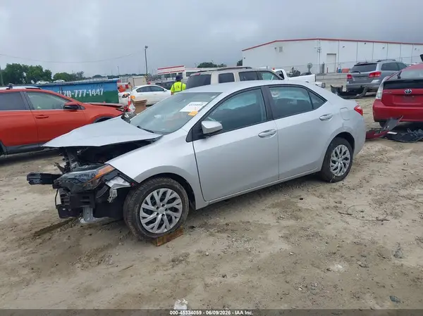 2T1BURHE2JC005497 2018 TOYOTA COROLLA - Image 2