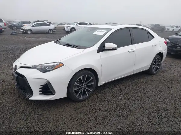 2T1BURHE2JC006231 2018 TOYOTA COROLLA - Image 2