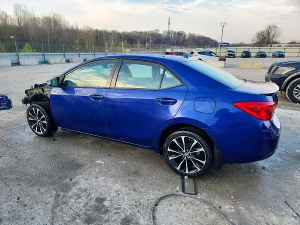 2T1BURHE2JC007136 2018 TOYOTA COROLLA - Image 2