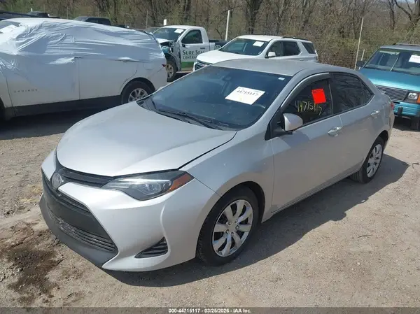 2T1BURHE2JC008867 2018 TOYOTA COROLLA - Image 2