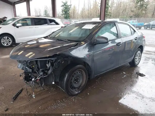2T1BURHE2JC009727 2018 TOYOTA COROLLA - Image 2