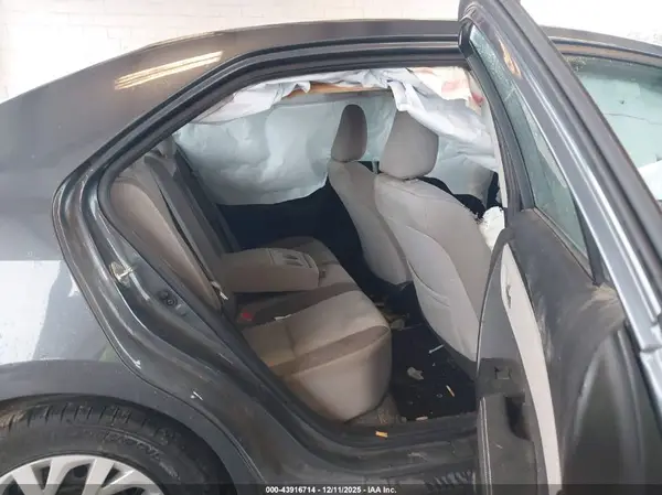 2T1BURHE2JC009727 2018 TOYOTA COROLLA - Image 8