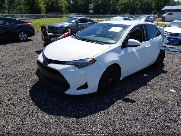2T1BURHE2JC010439 2018 TOYOTA COROLLA - Image 2