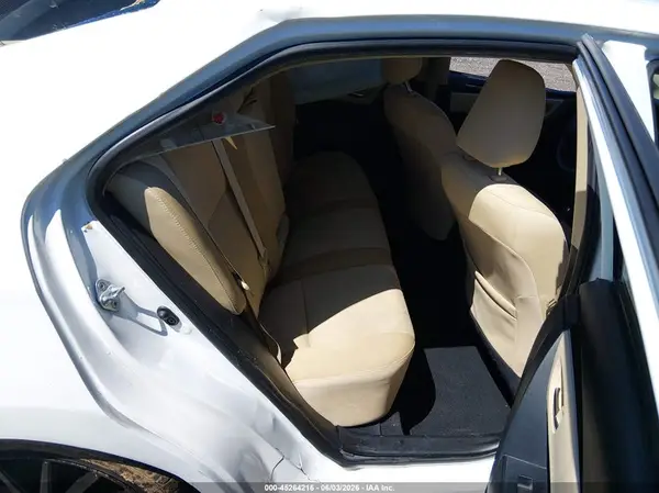 2T1BURHE2JC010439 2018 TOYOTA COROLLA - Image 8