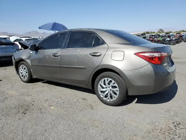 2T1BURHE2JC011865 2018 TOYOTA COROLLA - Image 2