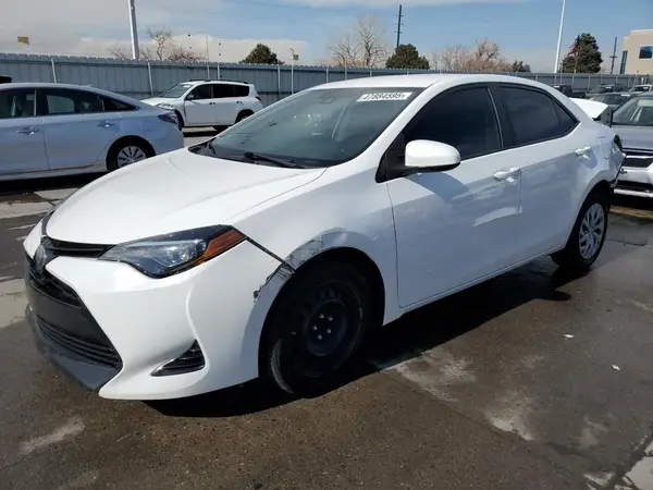 2T1BURHE2JC023028 2018 TOYOTA COROLLA - Image 1