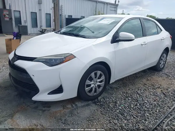 2T1BURHE2JC024311 2018 TOYOTA COROLLA - Image 2