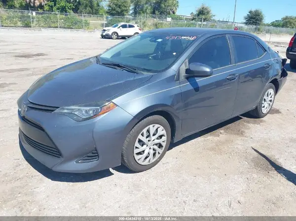 2T1BURHE2JC026494 2018 TOYOTA COROLLA - Image 2