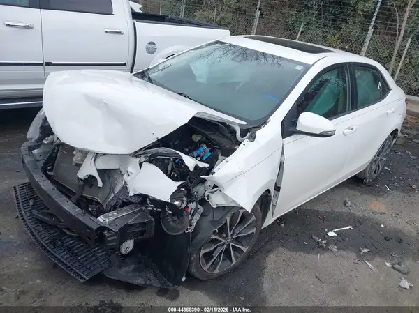 2T1BURHE2JC028942 2018 TOYOTA COROLLA - Image 2