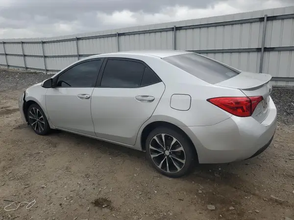 2T1BURHE2JC030559 2018 TOYOTA COROLLA - Image 2