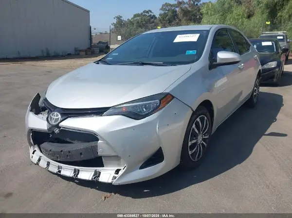 2T1BURHE2JC034451 2018 TOYOTA COROLLA - Image 2