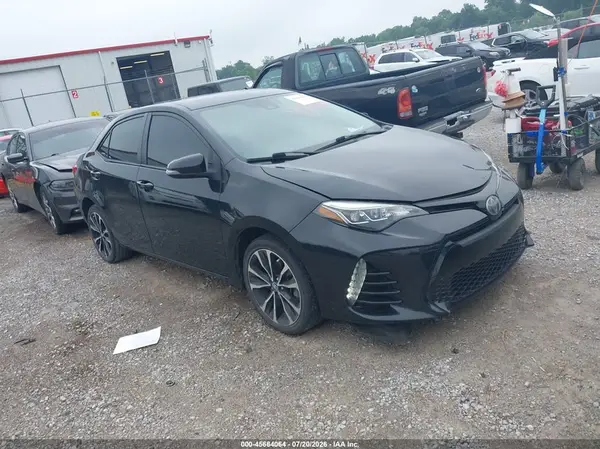 2T1BURHE2JC039245 2018 TOYOTA COROLLA - Image 1