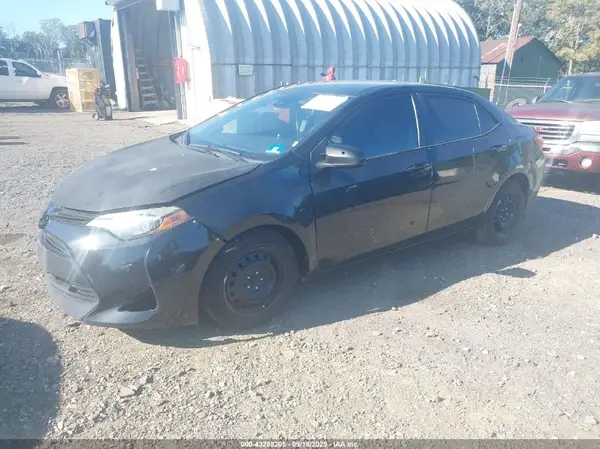 2T1BURHE2JC040072 2018 TOYOTA COROLLA - Image 2