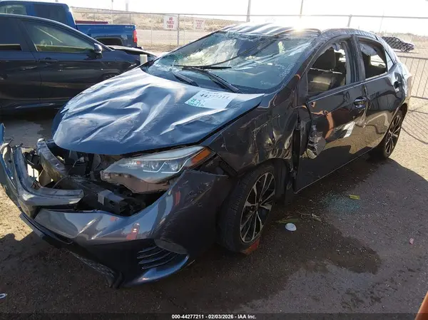 2T1BURHE2JC040783 2018 TOYOTA COROLLA - Image 2