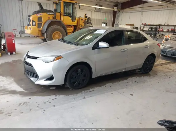 2T1BURHE2JC042193 2018 TOYOTA COROLLA - Image 2