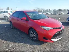 2T1BURHE2JC043831 2018 TOYOTA COROLLA