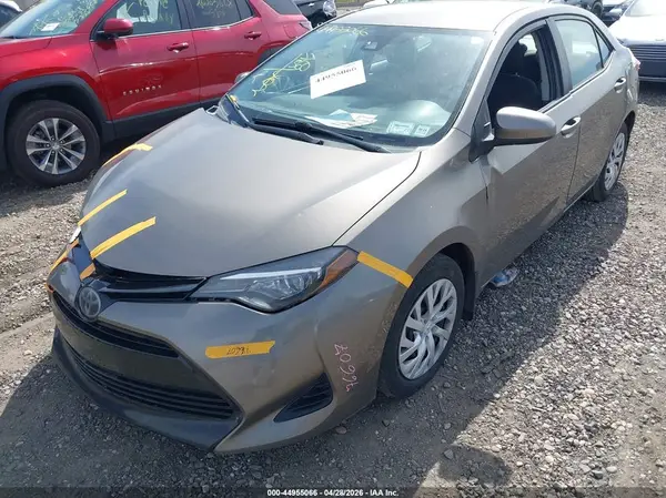 2T1BURHE2JC049113 2018 TOYOTA COROLLA - Image 2