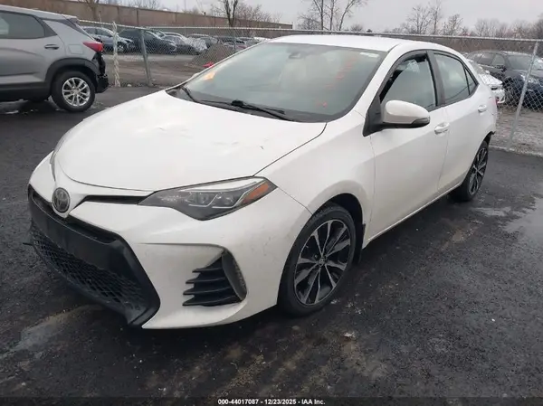 2T1BURHE2JC049502 2018 TOYOTA COROLLA - Image 2
