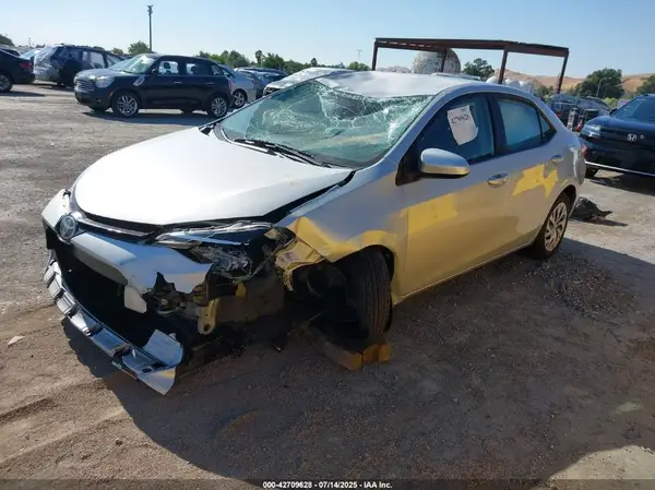 2T1BURHE2JC053078 2018 TOYOTA COROLLA - Image 2