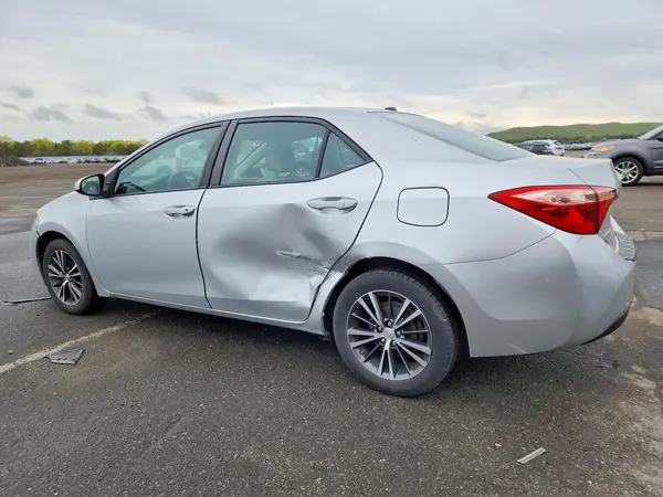 2T1BURHE2JC054215 2018 TOYOTA COROLLA - Image 2