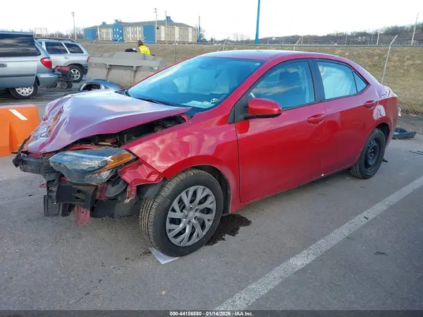 2T1BURHE2JC054800 2018 TOYOTA COROLLA - Image 2
