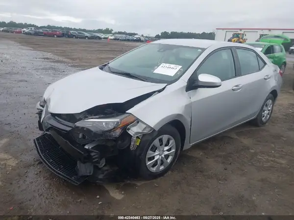 2T1BURHE2JC055039 2018 TOYOTA COROLLA - Image 2