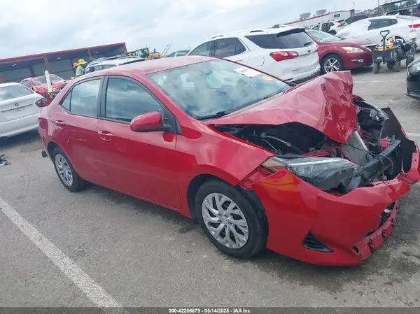 2T1BURHE2JC056644 2018 TOYOTA COROLLA - Image 1